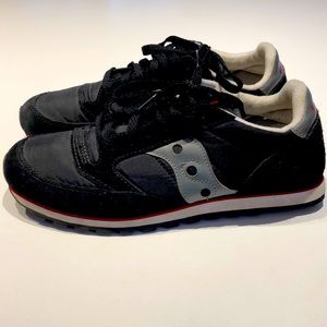 Saucony Women’s Black Jazz Low Pro 1866-7 Sneakers. Size 9